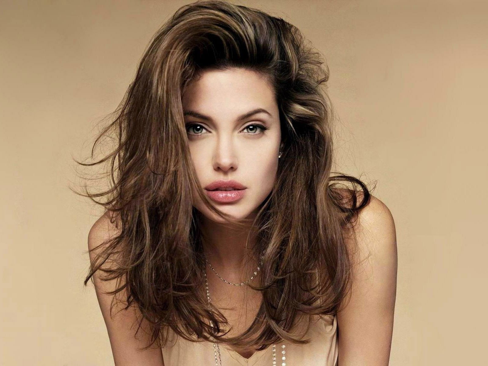 Angelina jolie